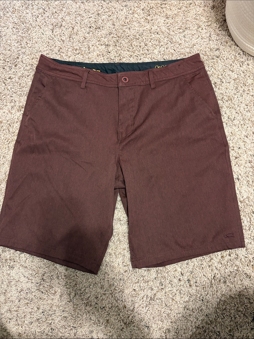 O'Neill Men's Flat Front Shorts in Deep Maroon